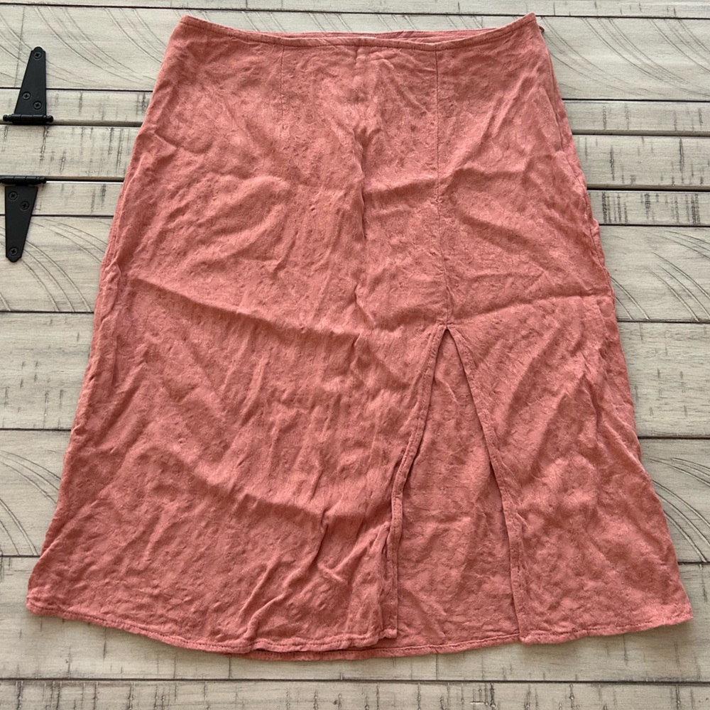 West of Melrose knee length mid-rise skirt.